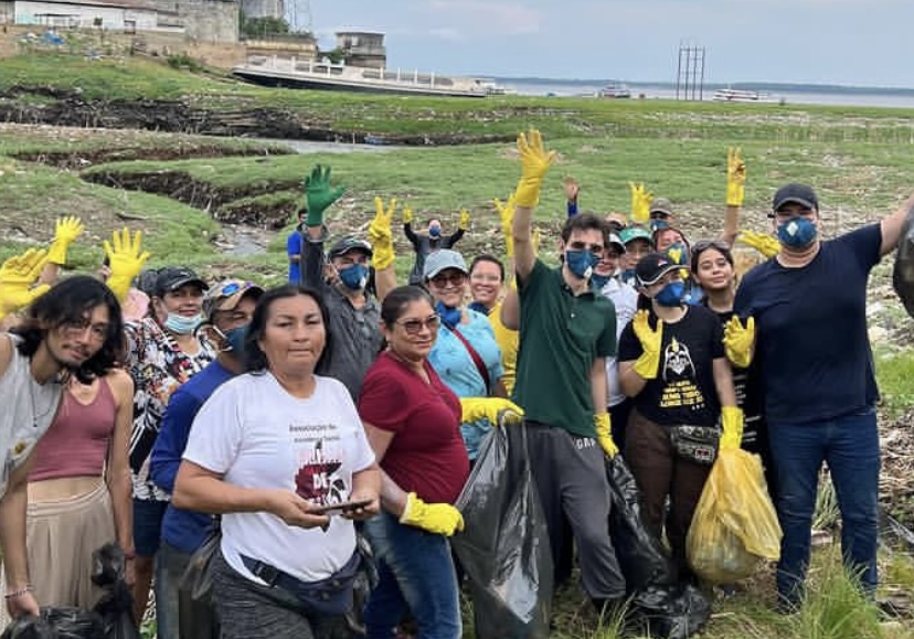 Deputado Amom Mandel lidera ação voluntária de limpeza na orla do São Raimundo