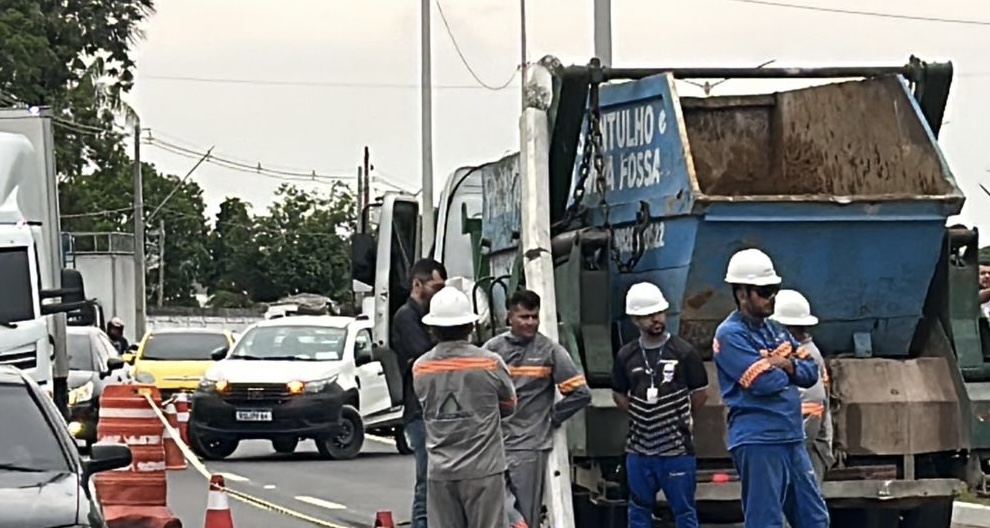 Tragédia: trabalhadores esmag4d0s por caminhão realizavam manutenção em poste no Tarumã