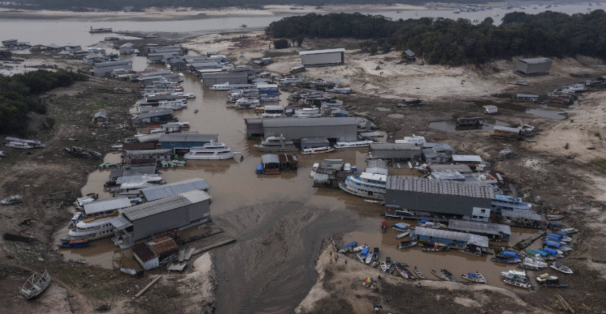 Rio Negro tem pior seca da história e desce mais nove centímetros