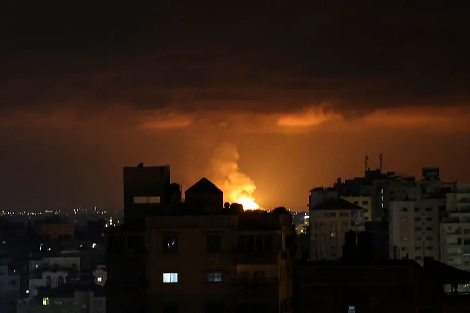 GUERRA: nova noite de bombardeios deixa 140 m0rtos em Gaza