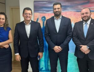 Deputado Fausto Júnior aborda desafios no saneamento básico do AM em reunião no Ministério das Cidades