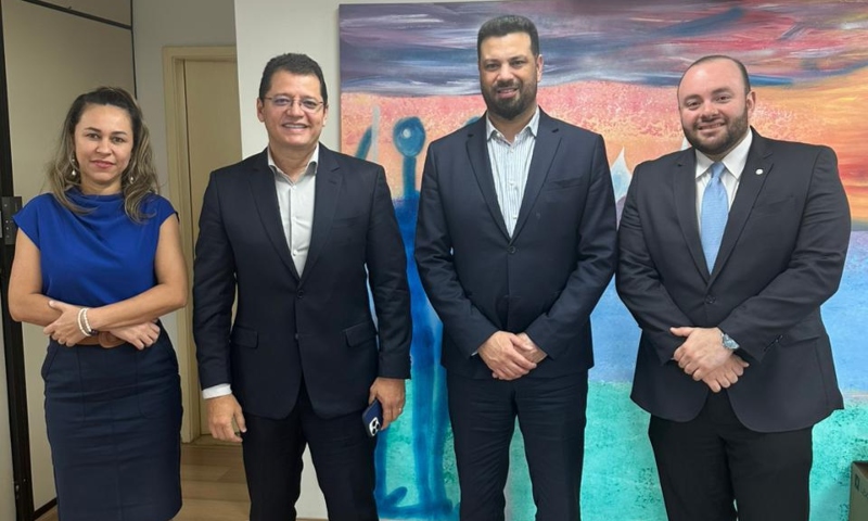 Deputado Fausto Júnior aborda desafios no saneamento básico do AM em reunião no Ministério das Cidades