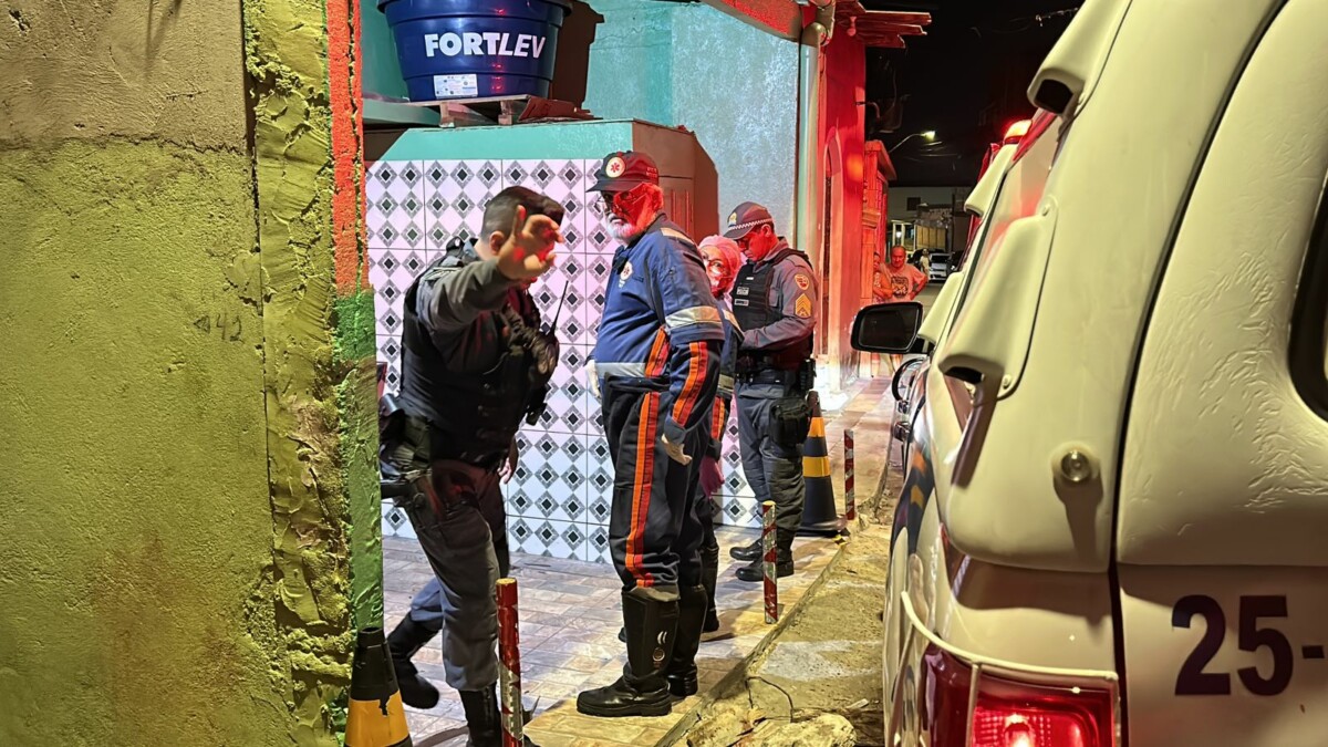 Urgente: suposto assaltante é perseguido e espanc4d0 até a m0rte no Coroado; veja