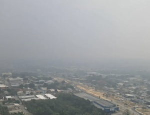 Manaus volta a respirar fumaça
