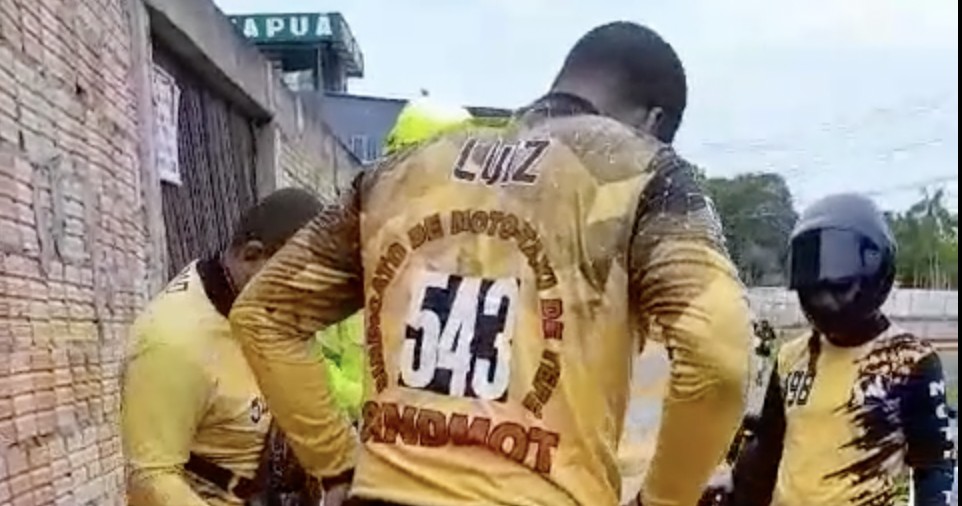 “Tentou pagar a corrida com drogas!”: mototaxista est0ura noi4d0 golpista em Tefé; veja vídeo
