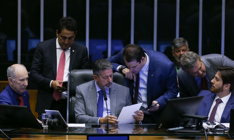 Aprovada na Câmara: entenda o que pode mudar com a taxação de empresas offshores
