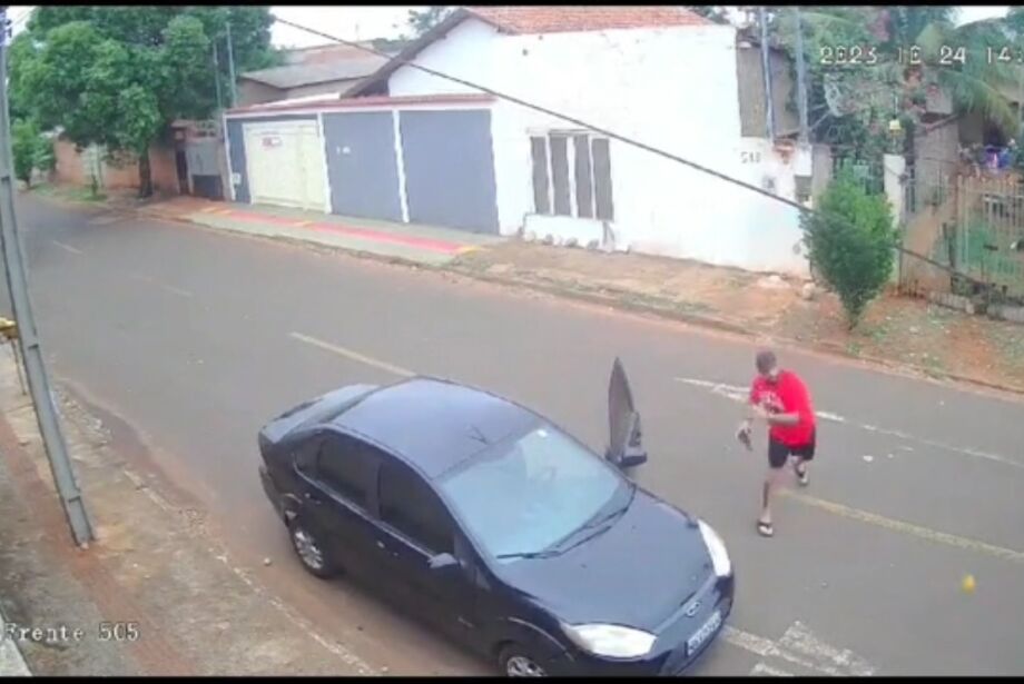 Entre vizinhos: fisiculturista e PM trocam tir0s por causa de manga; veja vídeo