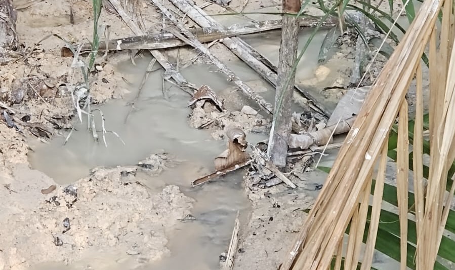 C0rpo apodrecendo é encontrado por moradores no Cidade de Deus; veja imagem