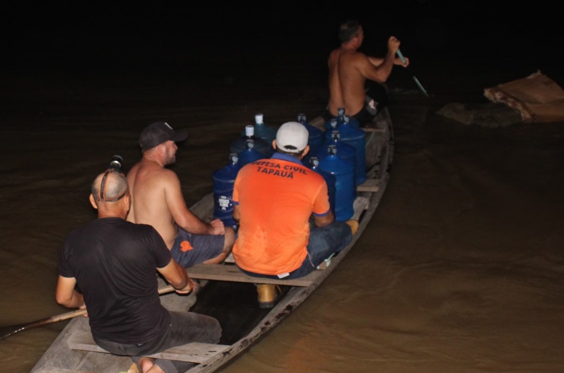Prefeitura de Tapauá envia ajuda humanitária aos ribeirinhos afetados pela estiagem