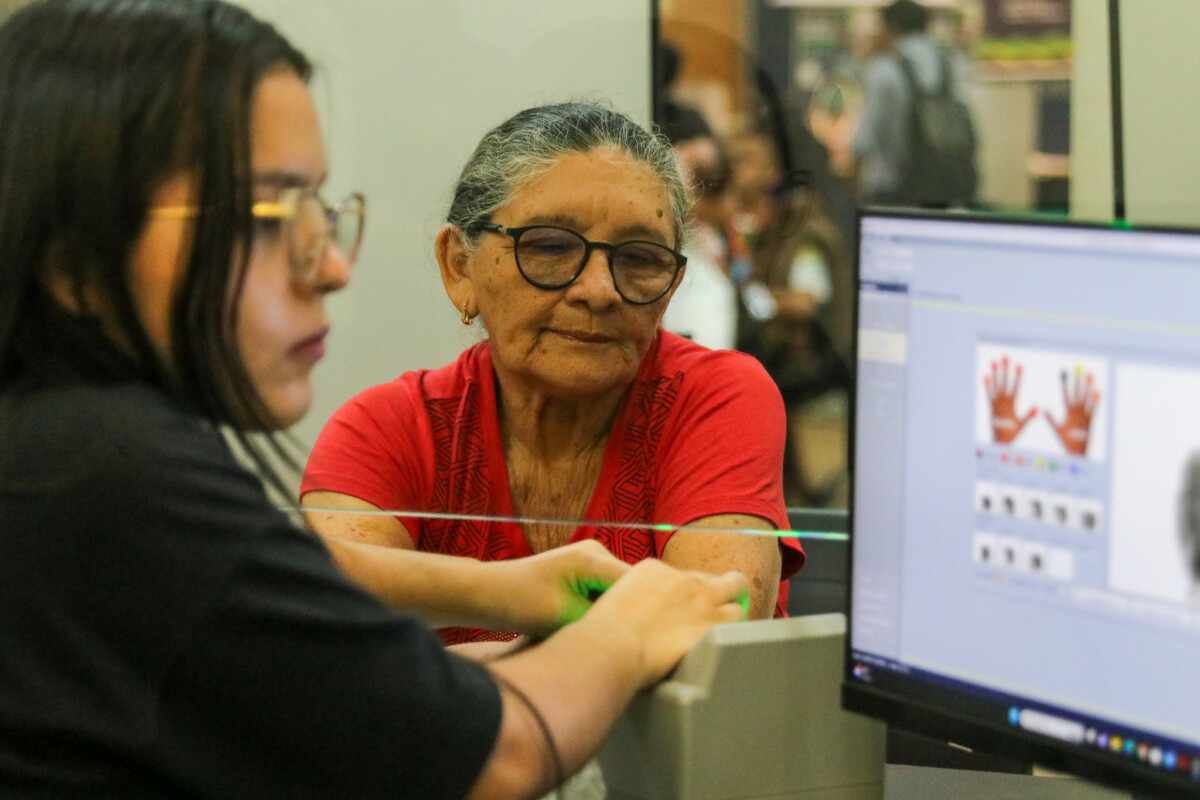 Governo do Amazonas faz atendimento nos dez PACS para a emissão da nova CIN