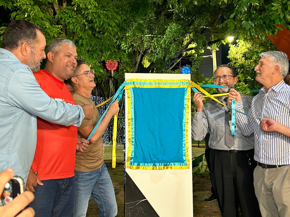 Prefeito David Almeida entrega etapa do Parque dos Bilhares totalmente reformada