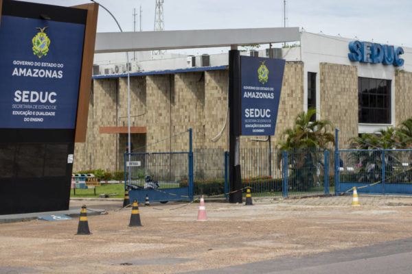 Seduc é alvo do MPC-AM por abandono de obra na cidade de Tefé