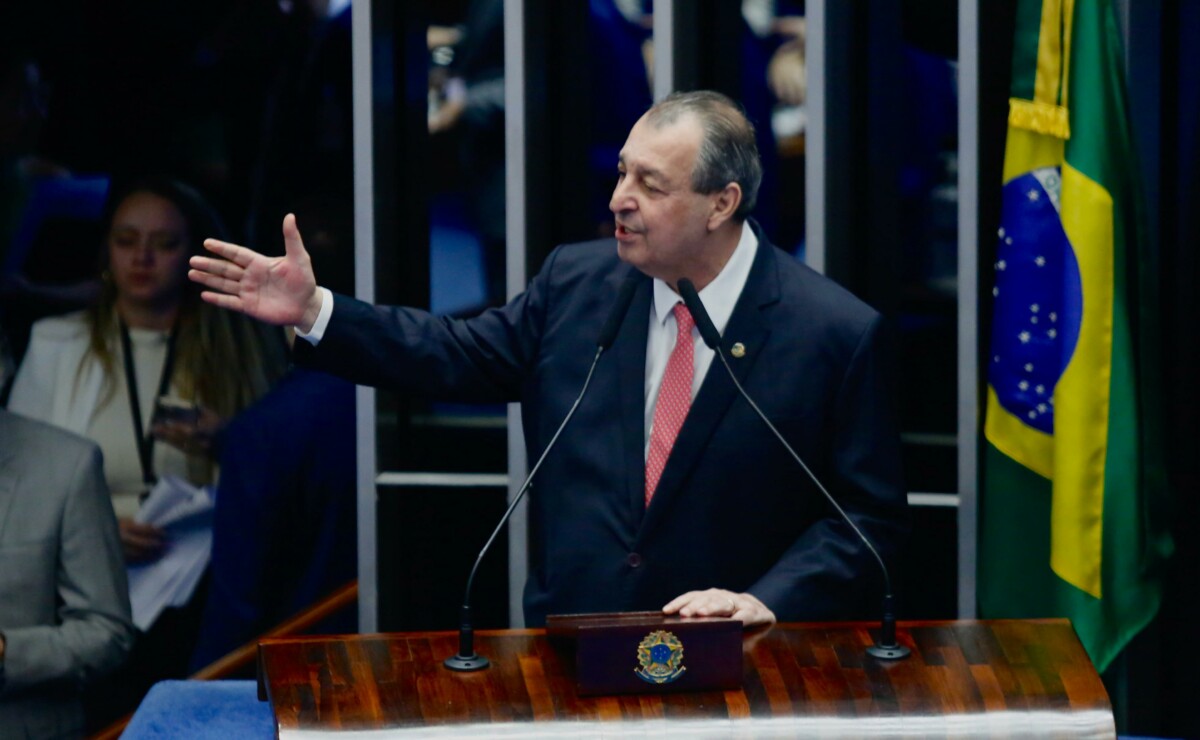 Com voto favorável de Omar Aziz, Reforma Tributária é aprovada em primeiro turno no Senado