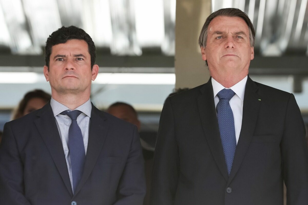 Bolsonaro avalia indicar Michelle para vaga de Moro no senado; entenda o caso