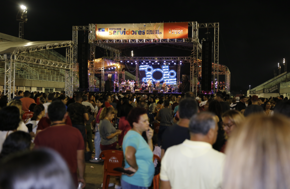 Prefeitura homenageia professores e servidores públicos com evento no Sambódromo neste sábado (18)