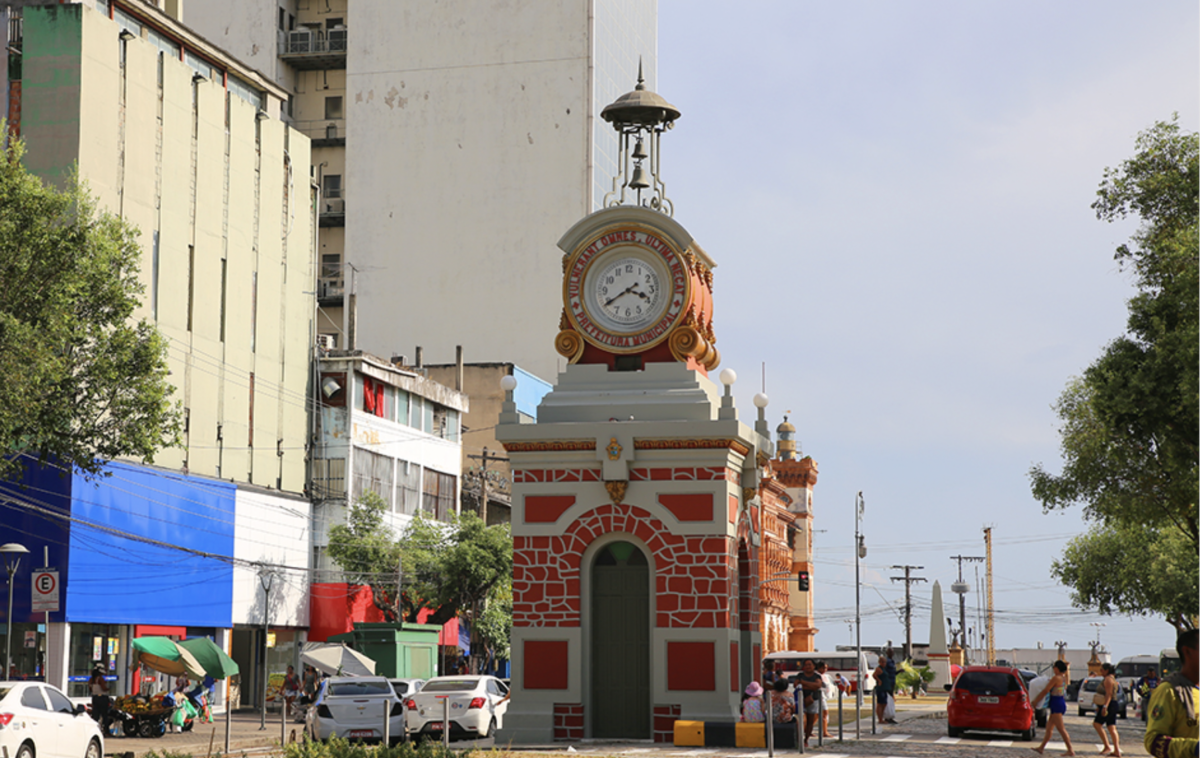 Saiba como vai funcionar o comércio nos feriados de 15 e 20 de novembro em Manaus