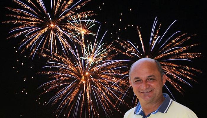 Prefeito de Novo Airão vai gastar mais R$ 900 mil em show pirotécnico de três minutos