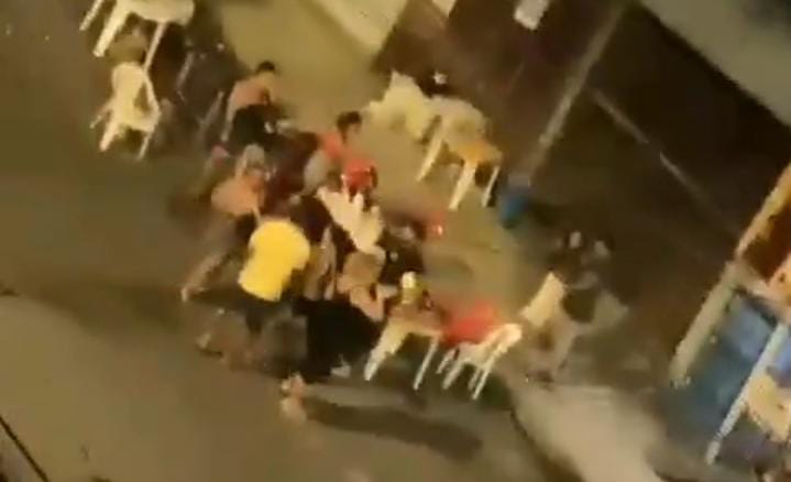 Bebedeira termina em ‘pé de p0rrada’ generalizada no bairro Flores, em Manaus; veja vídeo