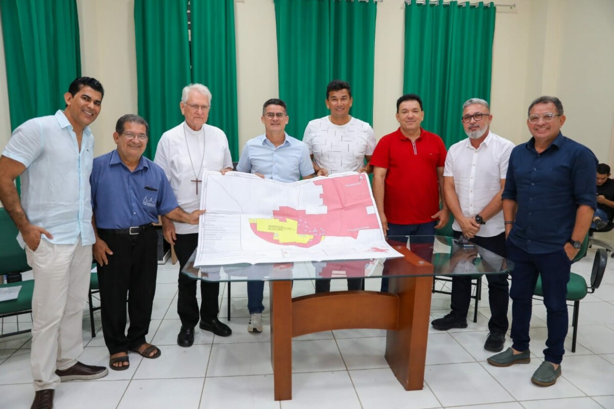 Prefeitura e Arquidiocese de Manaus firmam parceria para regularização fundiária na zona Oeste