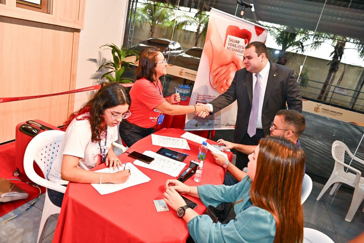 Presidente Roberto Cidade incentiva doação de sangue entre servidores da Casa Legislativa, por meio do programa ‘Doador Legal’