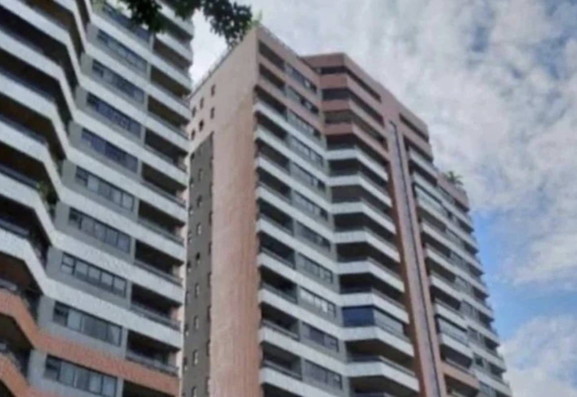Tragédia: mulher m0rre ao pul4r de cobertura de prédio em Manaus