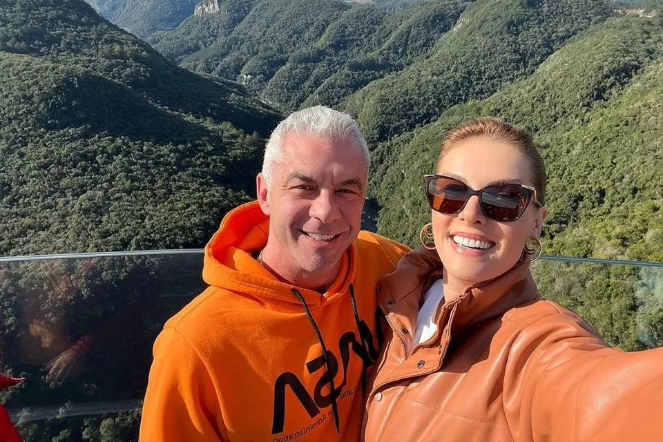 Carros de Ana Hickmann e marido são bloqueados por dívida
