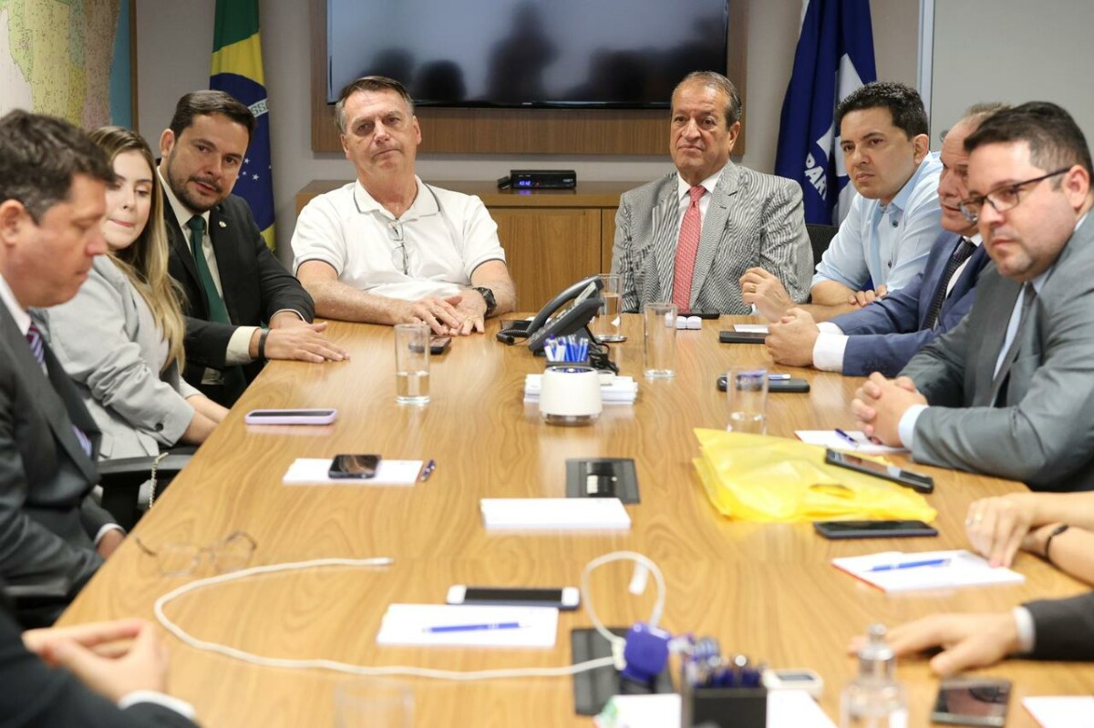 Alberto Neto, Bolsonaro e Valdemar Costa Neto se reúnem com lideranças do Amazonas