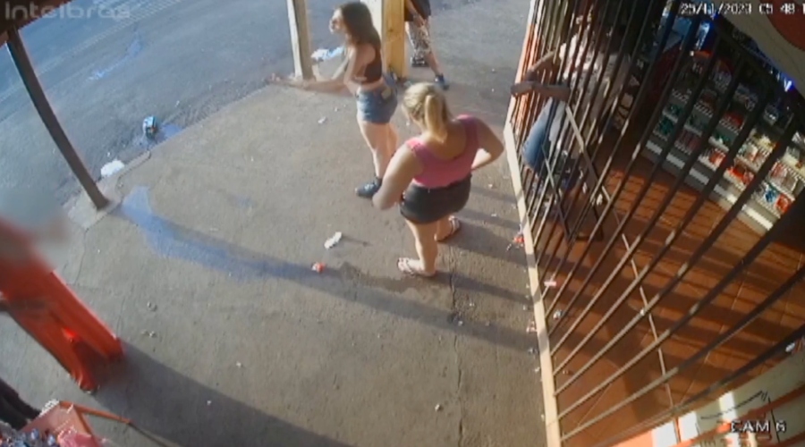 Brig4 entre gar0tas de programa termina da pior forma em bar; assista vídeo