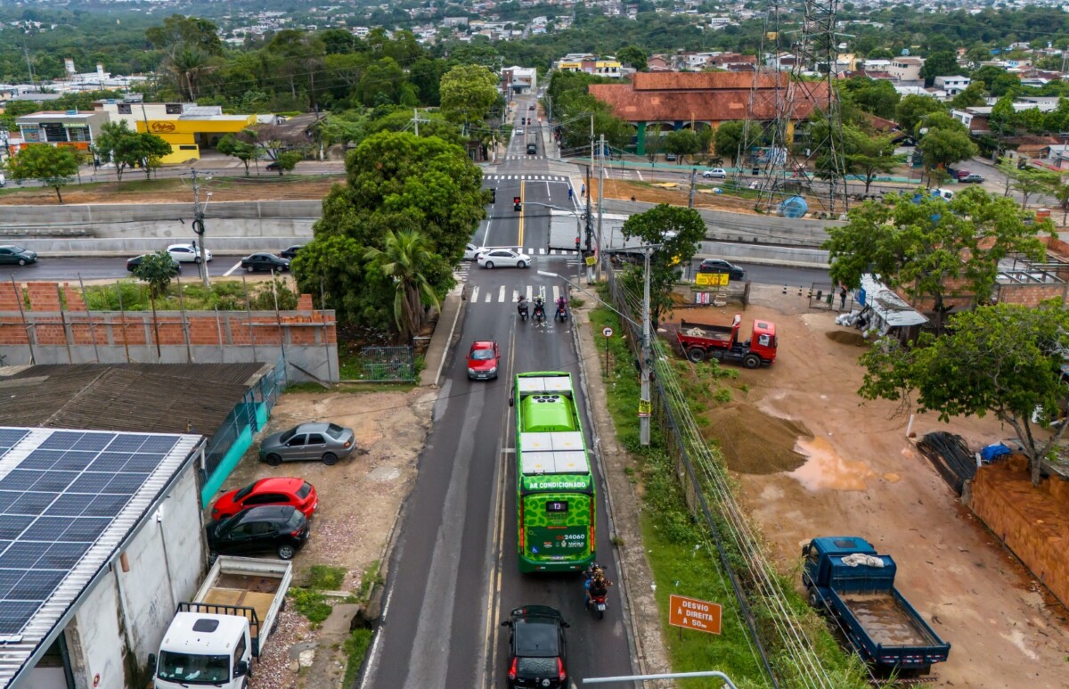 Avenida Barão do Rio Branco é liberada para o tráfego de veículos