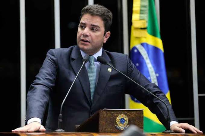 ‘A CASA CAIU!’: Governador do Acre é acusado de desviar R$ 150 milhões e pode ser afastado do cargo