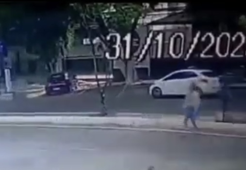Tragédia no trânsito: idoso m0rre após ser atropel4d0 no Adrianópolis; veja vídeo