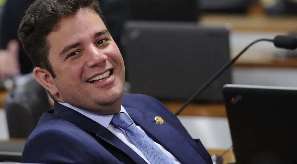 “Estou bem tranquilo” diz Gladson Cameli governador do Acre após ser denunciado por corrupçã0 e lavagem de dinheiro; veja vídeo