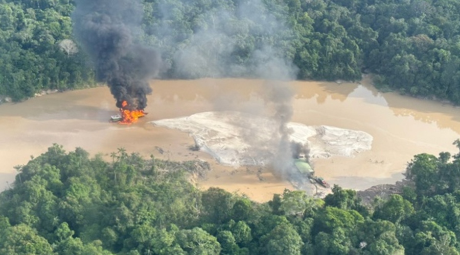 PF detona dragas de garimpeiros durante operação no Amazonas
