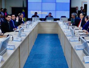 Capitão Alberto Neto acompanha 1ª reunião do GT da BR-319 para fiscalizar trabalhos