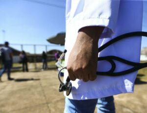 MPAM, DPE e MPC recomendam que médicos voltem a dar assistência à rede pública de saúde do AM