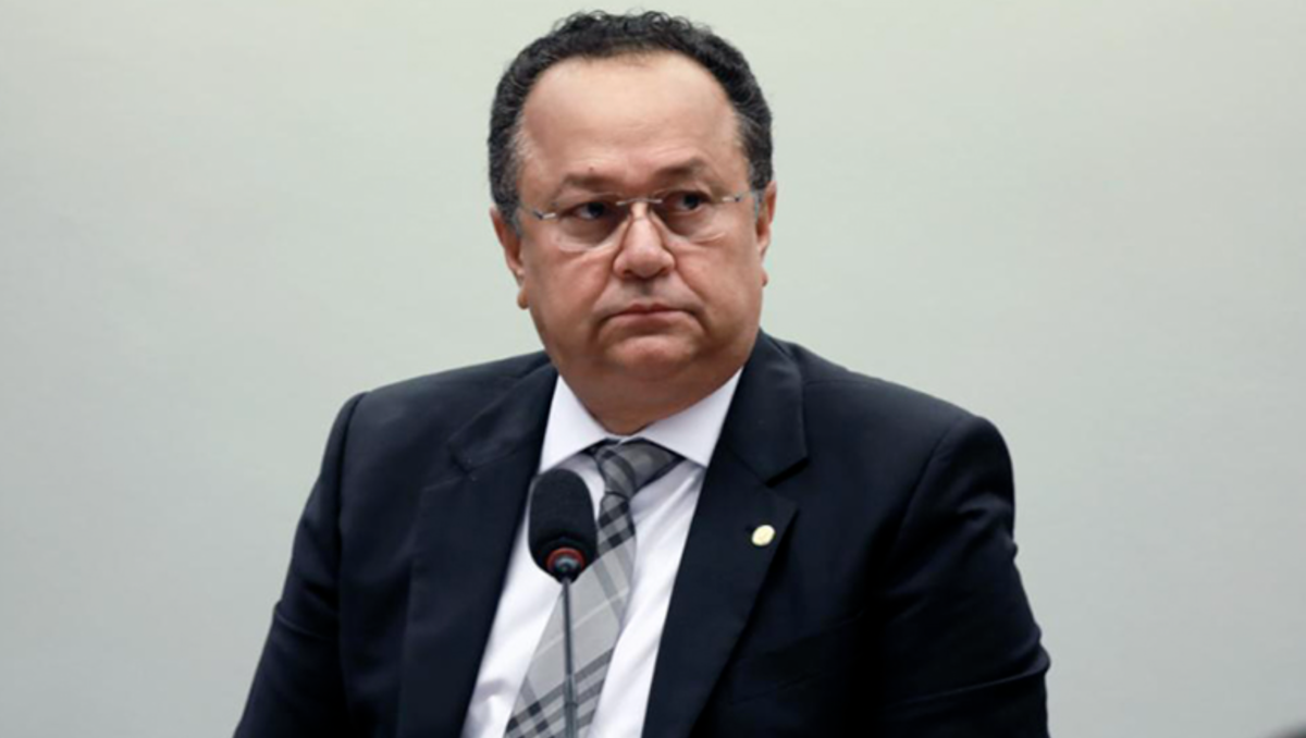 Maioria da Corte Eleitoral vota a favor da cassação de Silas Câmara