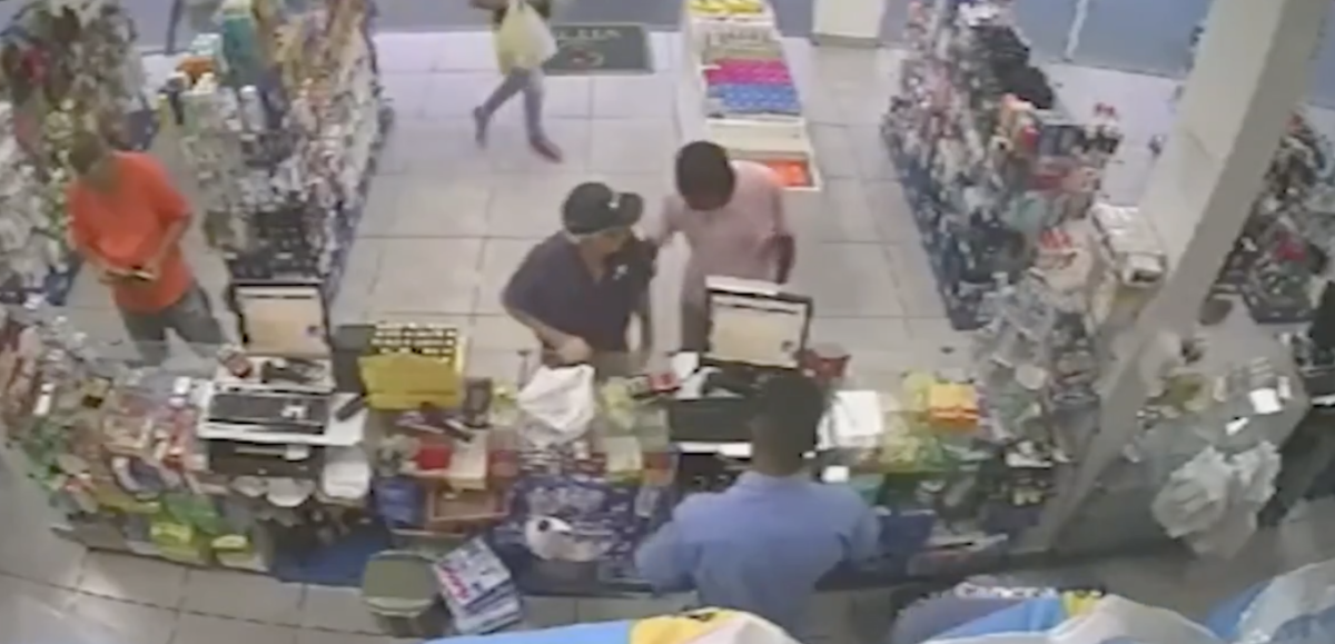 Idoso de 81 anos toma atitude e tira bandido de circulação; veja vídeo