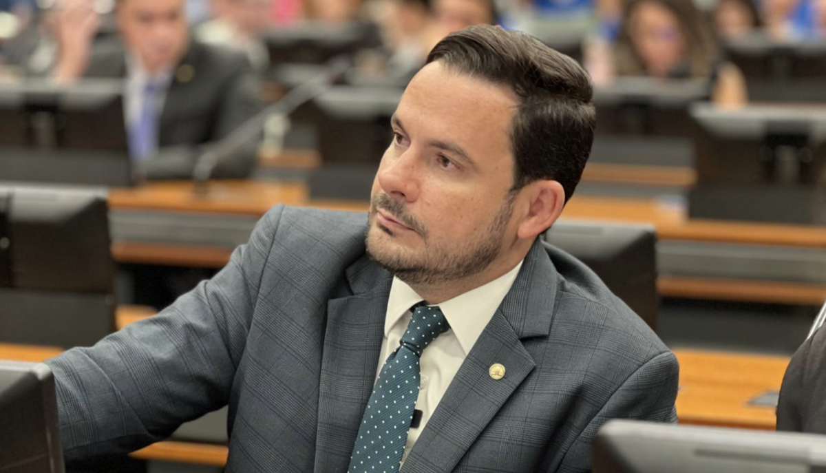 PL do Capitão Alberto Neto, que torna obrigatória distribuição do cordão de girassol pelo SUS, é aprovado