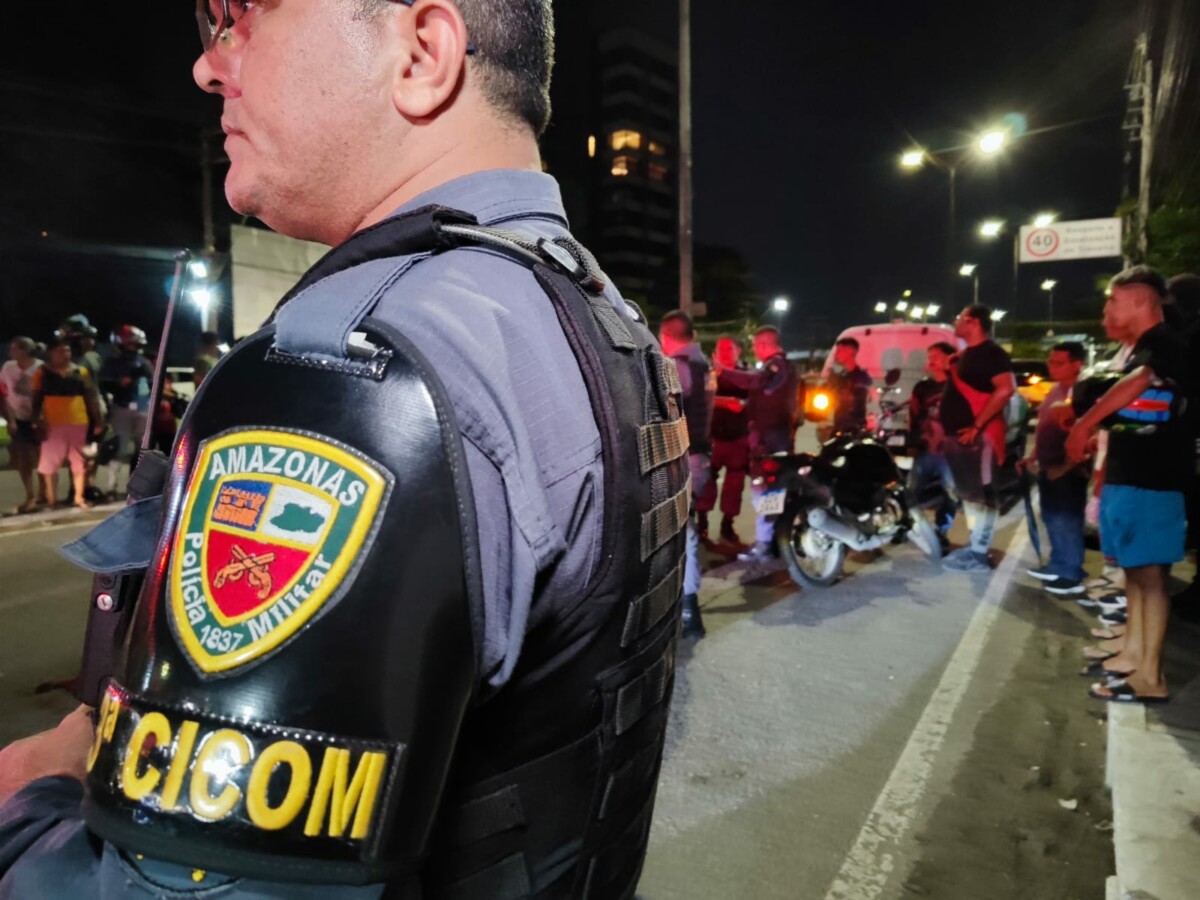 URGENTE: justiceiro mat4 três assaltantes no Aleixo; veja vídeo