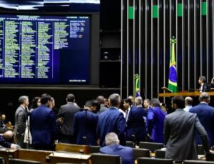 Congresso derruba veto ao marco temporal para terras indígenas