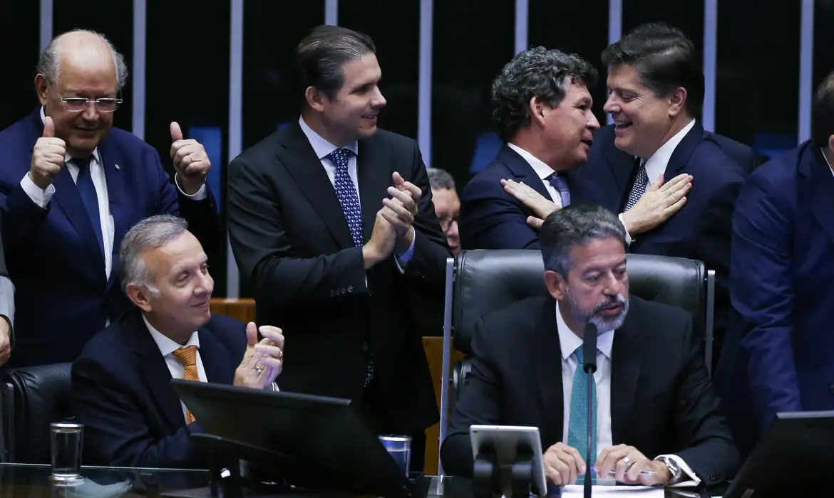 Câmara dos Deputados aprova Reforma Tributária em segundo turno