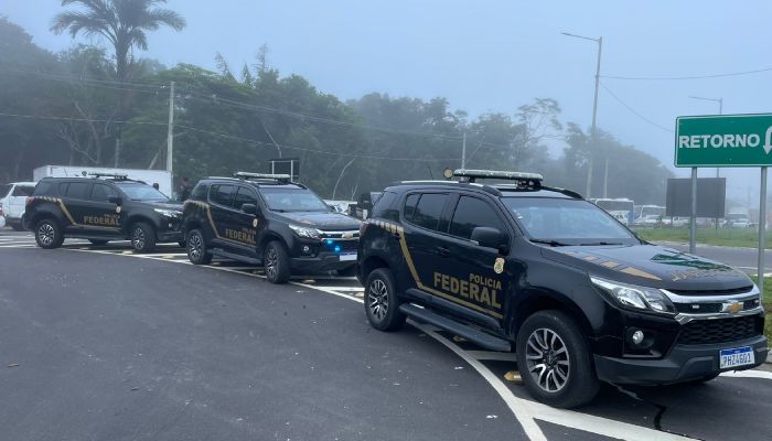Polícia Federal participa de reintegração de posse em comunidade indígena no bairro Tarumã; veja vídeo
