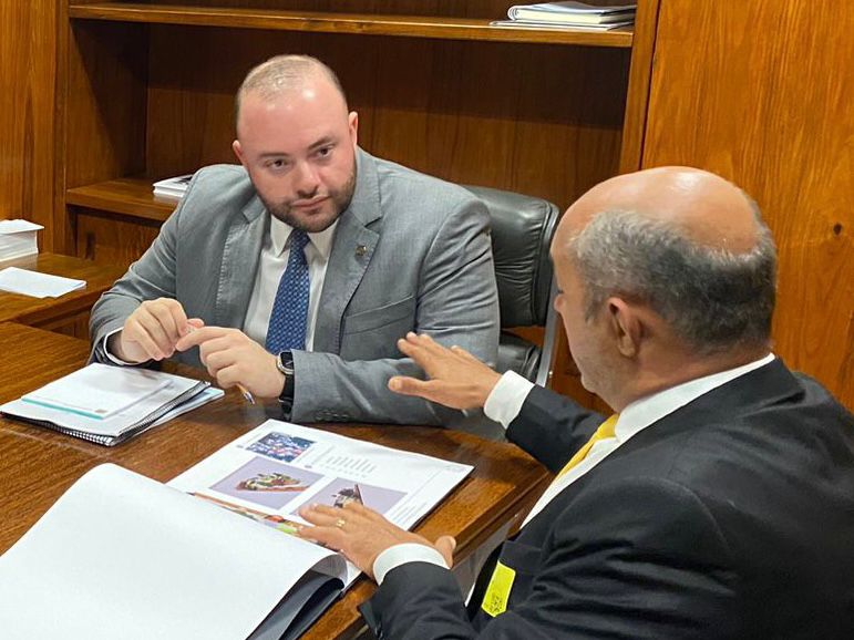 Deputado Fausto Santos Jr. destina R$ 1,5 milhão para Novo Airão visando incentivar o turismo local