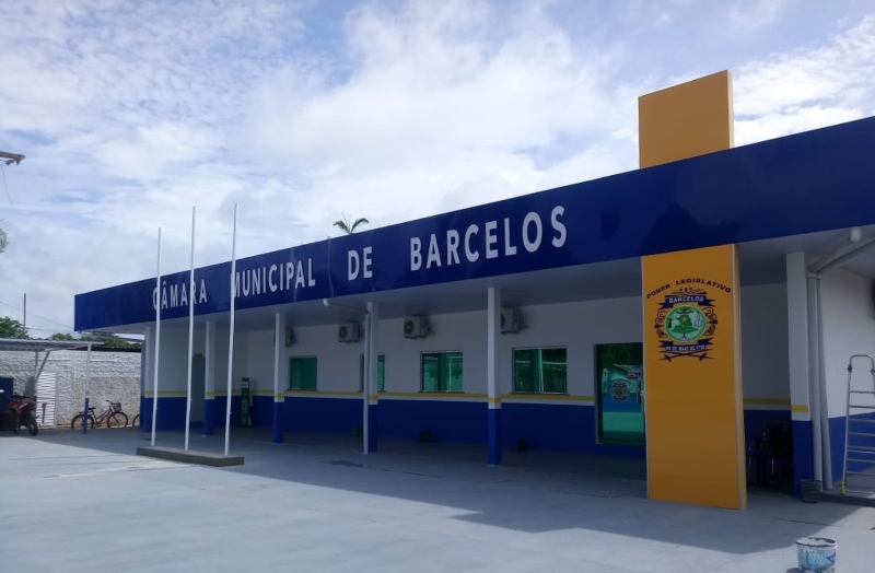 Manobra política em Barcelos deixa servidores da Câmara Municipal sem salários e com fome no Natal