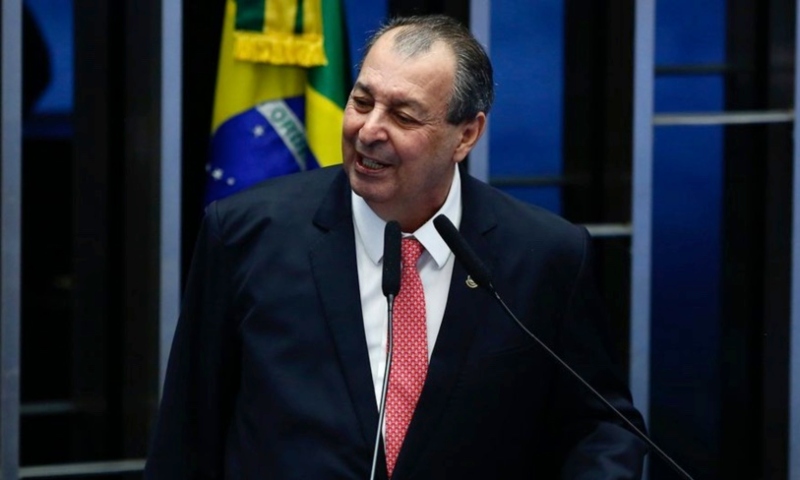 Omar Aziz admite querer voltar ao Governo do AM: “Se houver oportunidade em 2026, lógico que eu quero”