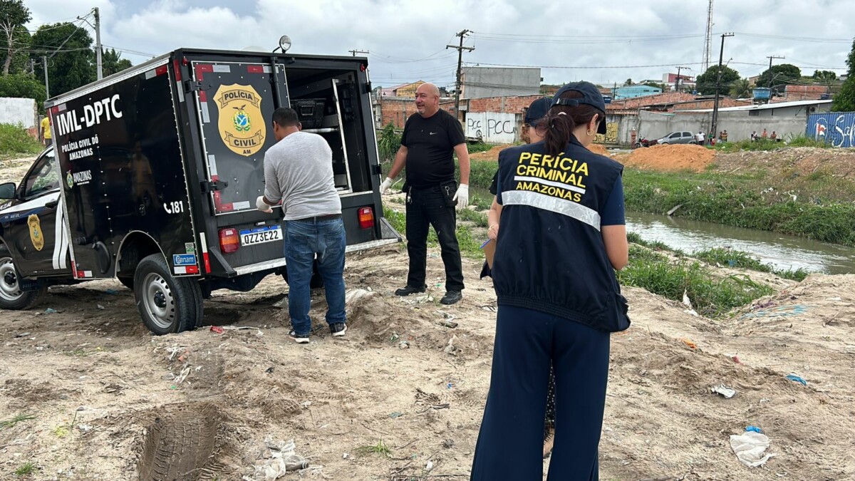 Veja momento em que homens são encontrados m0rtos com t1ros na cabeça em Manaus
