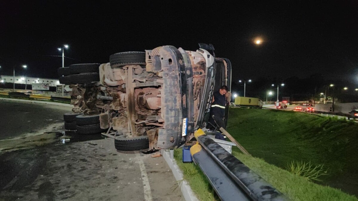 Grave: acidente com caminhão deixa vítima ferid4 no Santa Etelvina