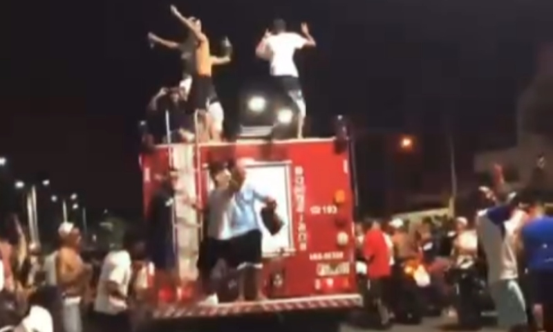Galerosos comemoram 2024 roubando caminhão de Bombeiros e botando “Funk Proibidão” pelas ruas; veja vídeo