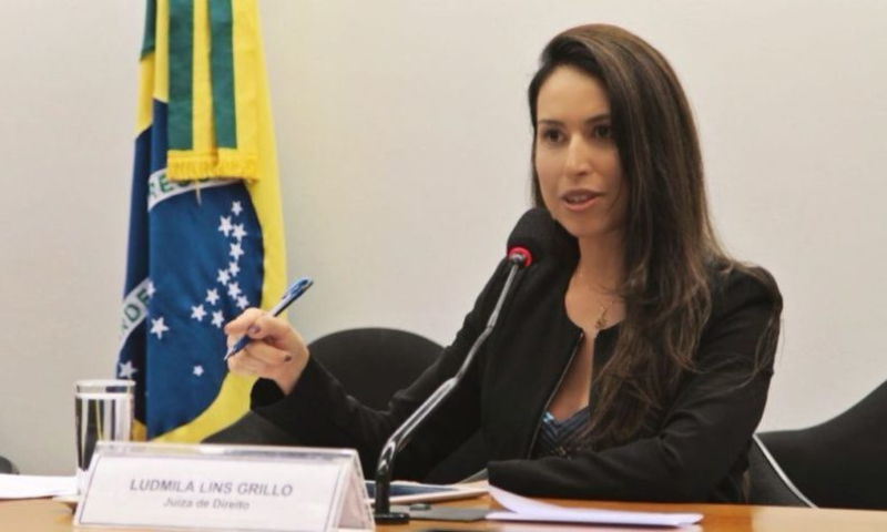 Após perseguição política, juíza Ludmila Lins Grilo deixa o Brasil e se exila nos EUA