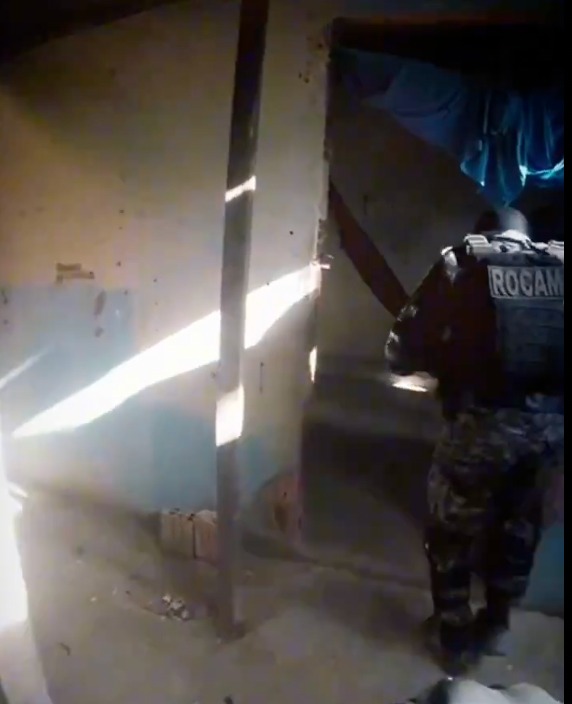 Veja momento que homem é resgatado antes de ser m0rto pelo tr1bunal do cr1me em Manaus; cenas f0rtes